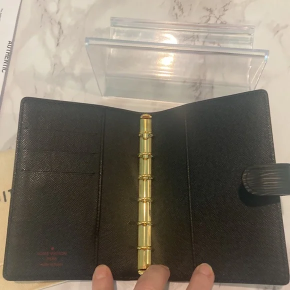 🇫🇷LOUIS VUITTON BLACK EPI AGENDA PM/ PASSPORT HOLDER/ CARD SLOTS with … - Picture 7 of 9